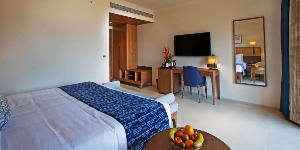Marquis Beach Resort 20/50