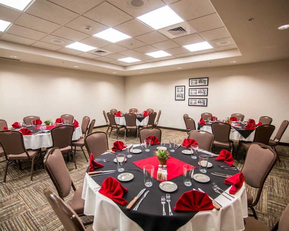 Sleep Inn & Suites & Conference Center Garden City KS 34/47