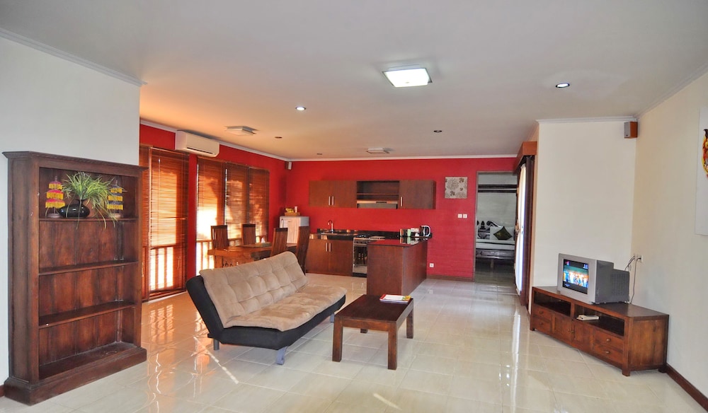 Sekuta Condo Suites 50/60