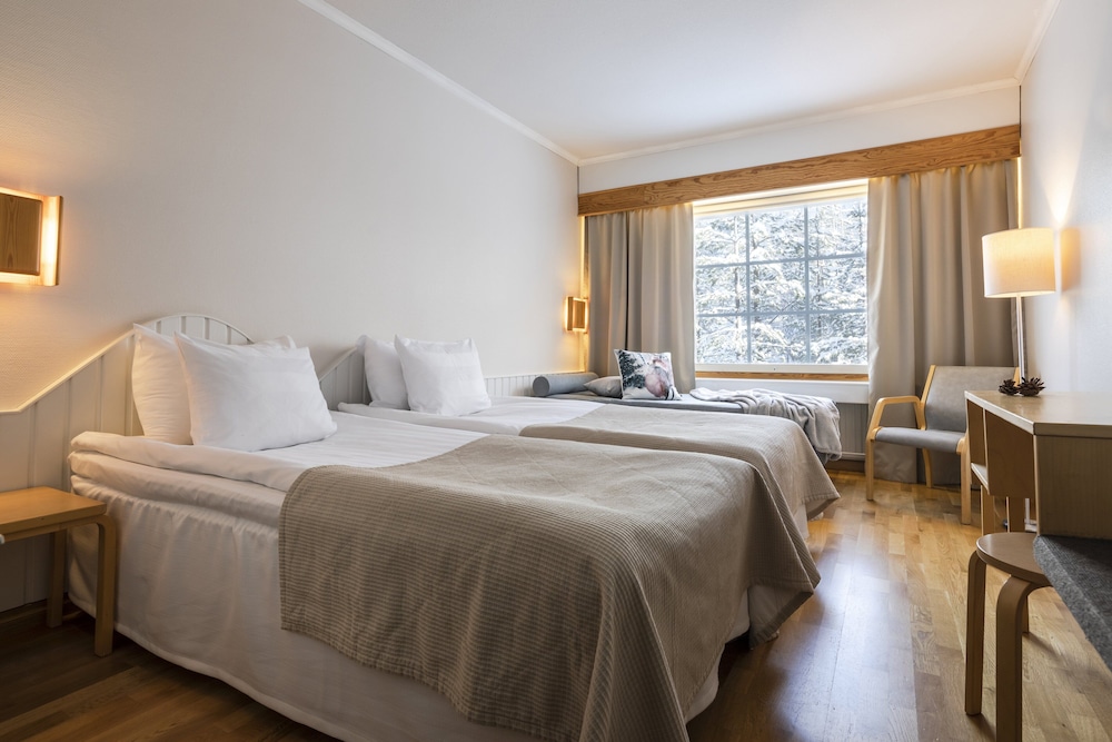 COMFORT, TWIN BEDS