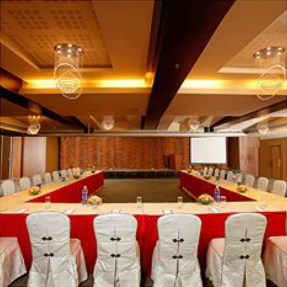 FLORA AIRPORT HOTEL 38/50