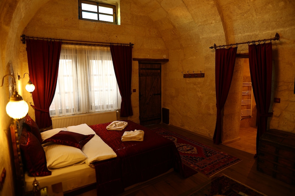 Shadow Cave House 21/49