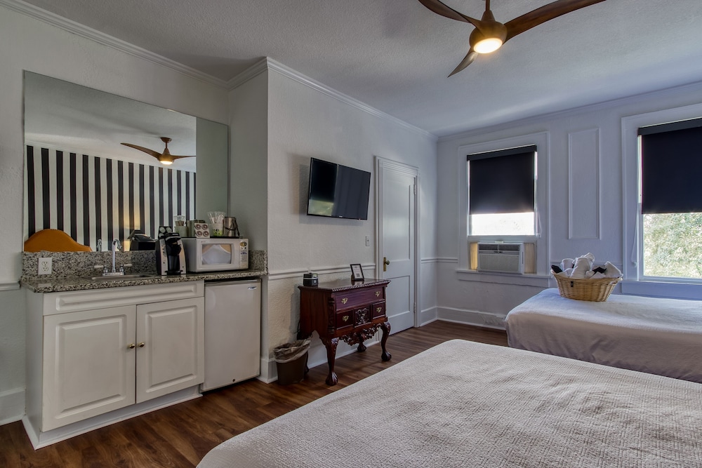 Cordova Inn 20/56