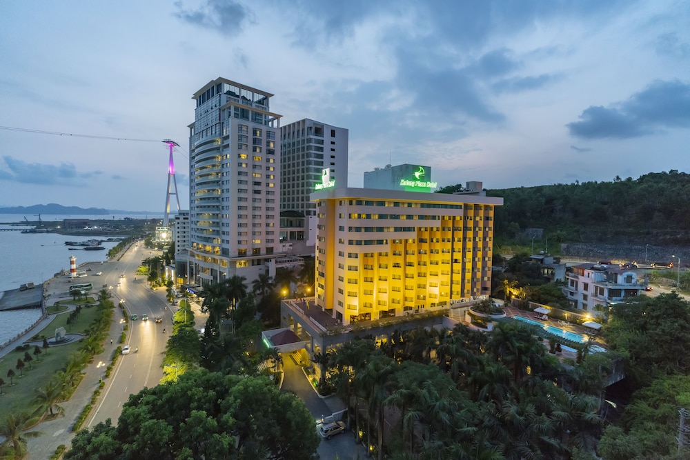 Halong Plaza Hotel 1/50