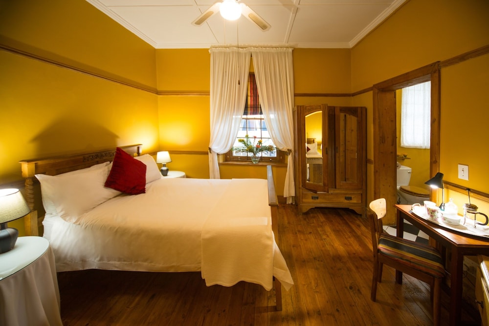 House, Double Bed