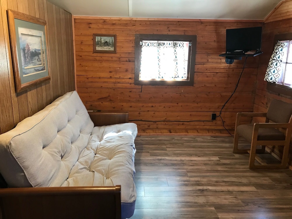 Grandview Cabins & RV Resort 14/50