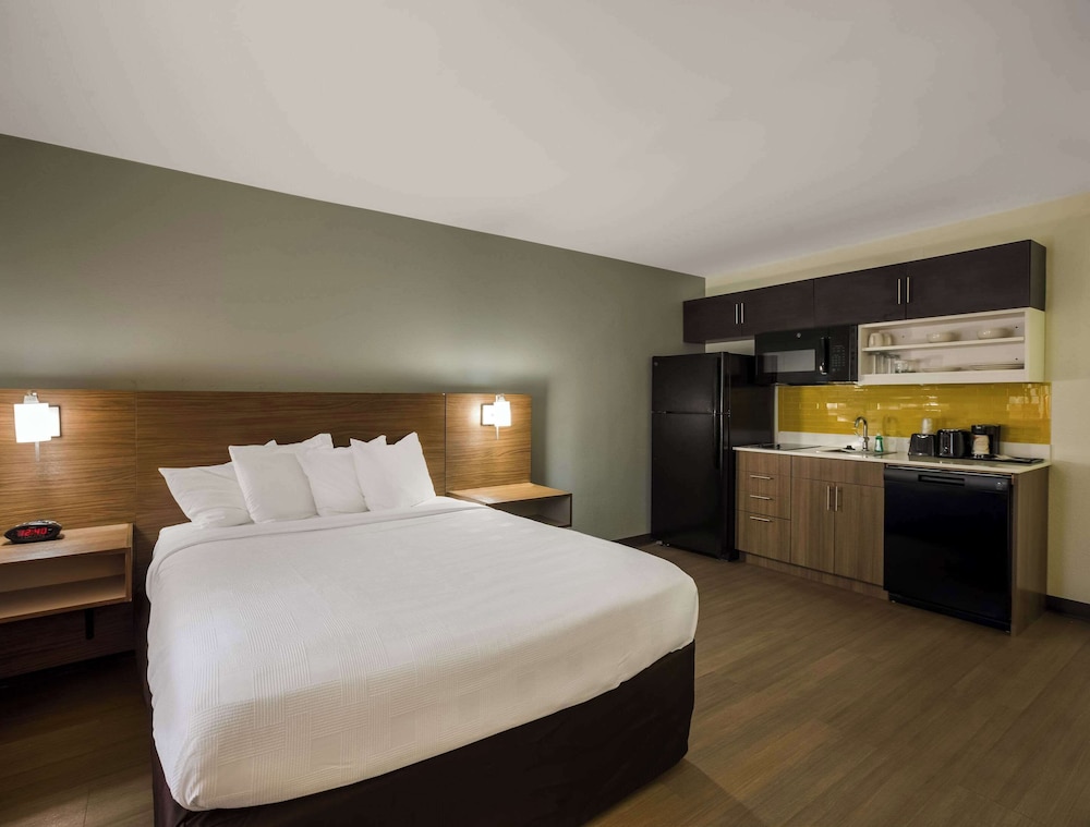 UPGRADE, EFFICIENCY, QUEEN BED