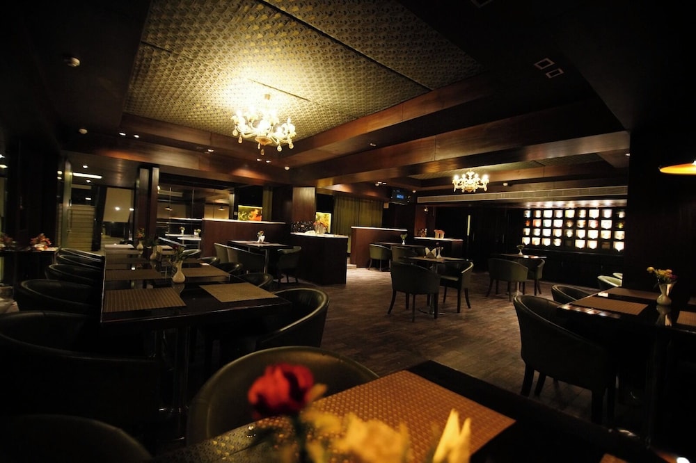 Hotel The Golden Oak 24/36