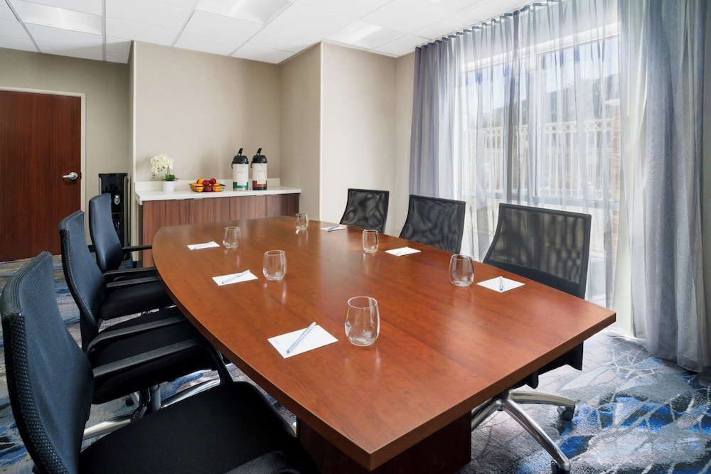 Fairfield Inn and Suites by Marriott Las Vegas South 52/57