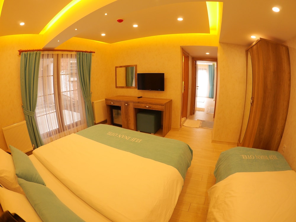 Elif Inan Motel 21/50