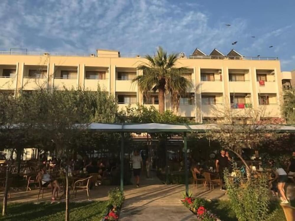 Dikelya Otel 3/50
