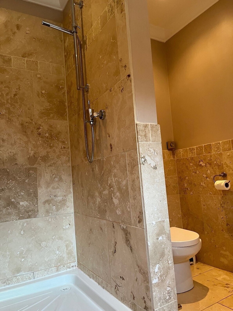 Newsham Grange Farm Bed and Breakfast 34/36