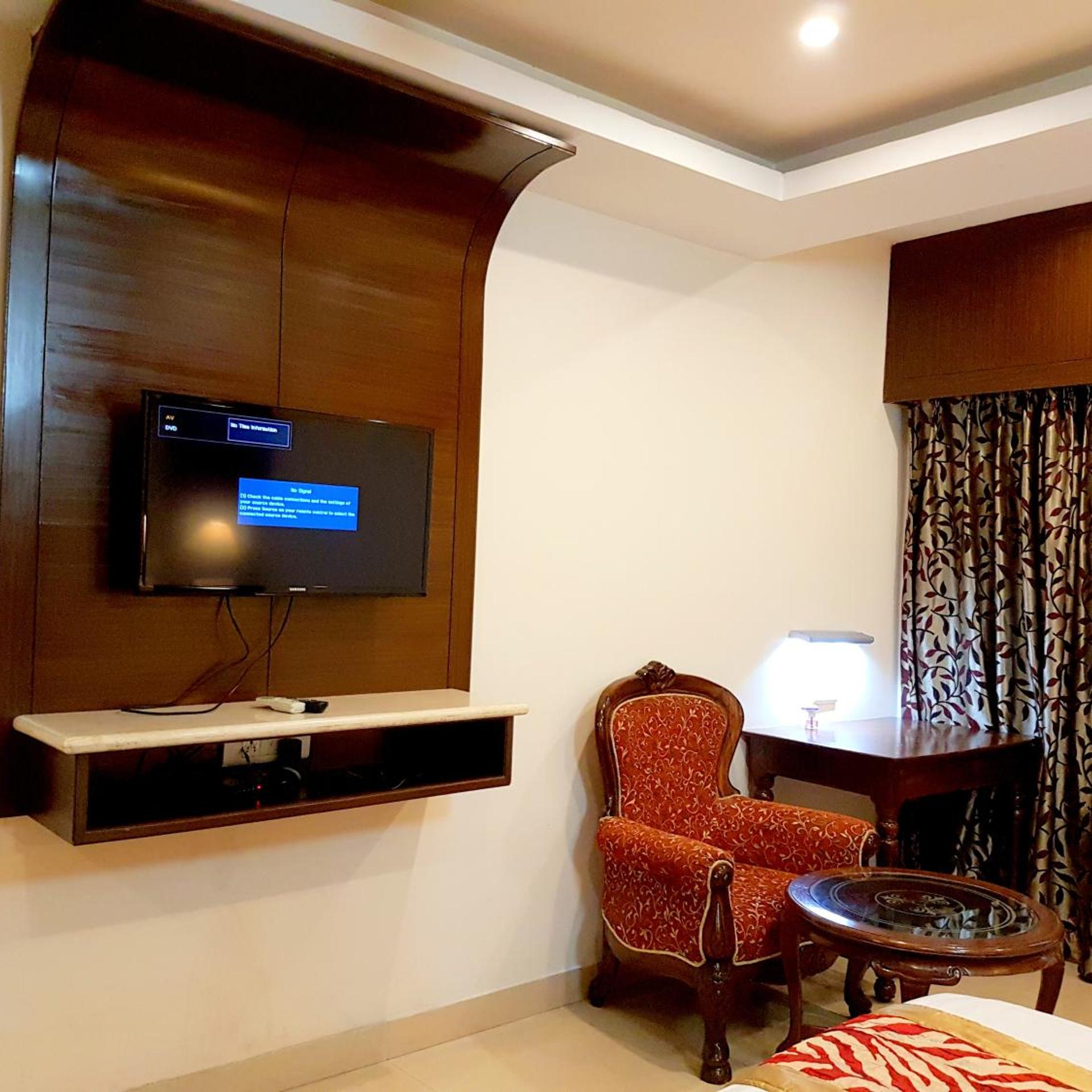 Oyo Premium Nayapalli Irc Village 63/72
