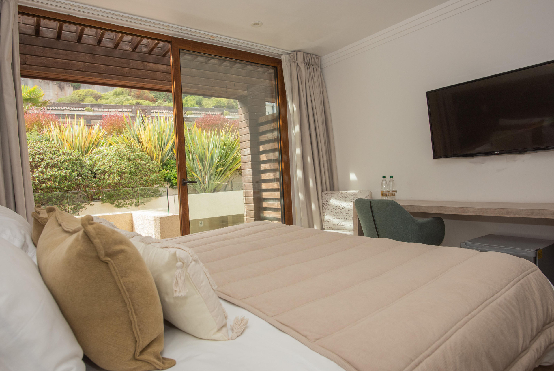 Standard, Double Bed, with View