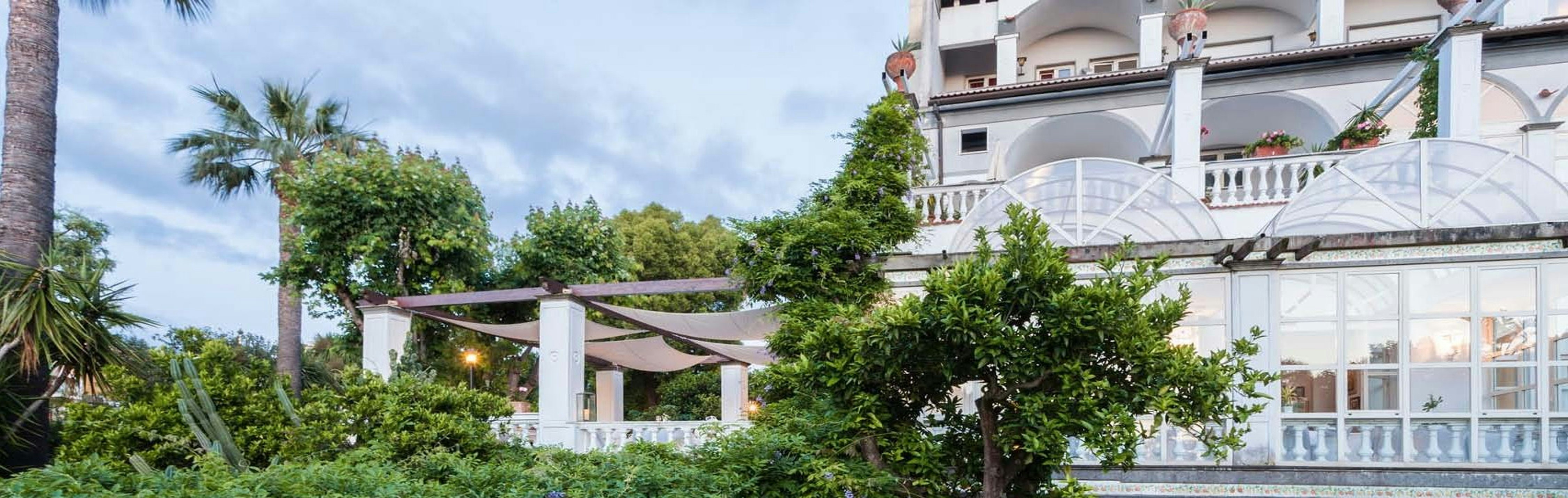 Grand Hotel Cocumella 7/84