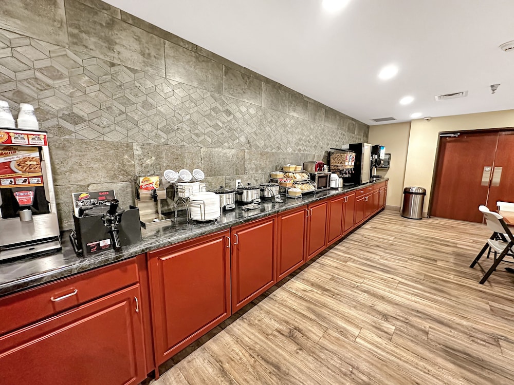 Estherville Hotel Amp Suites 3/50