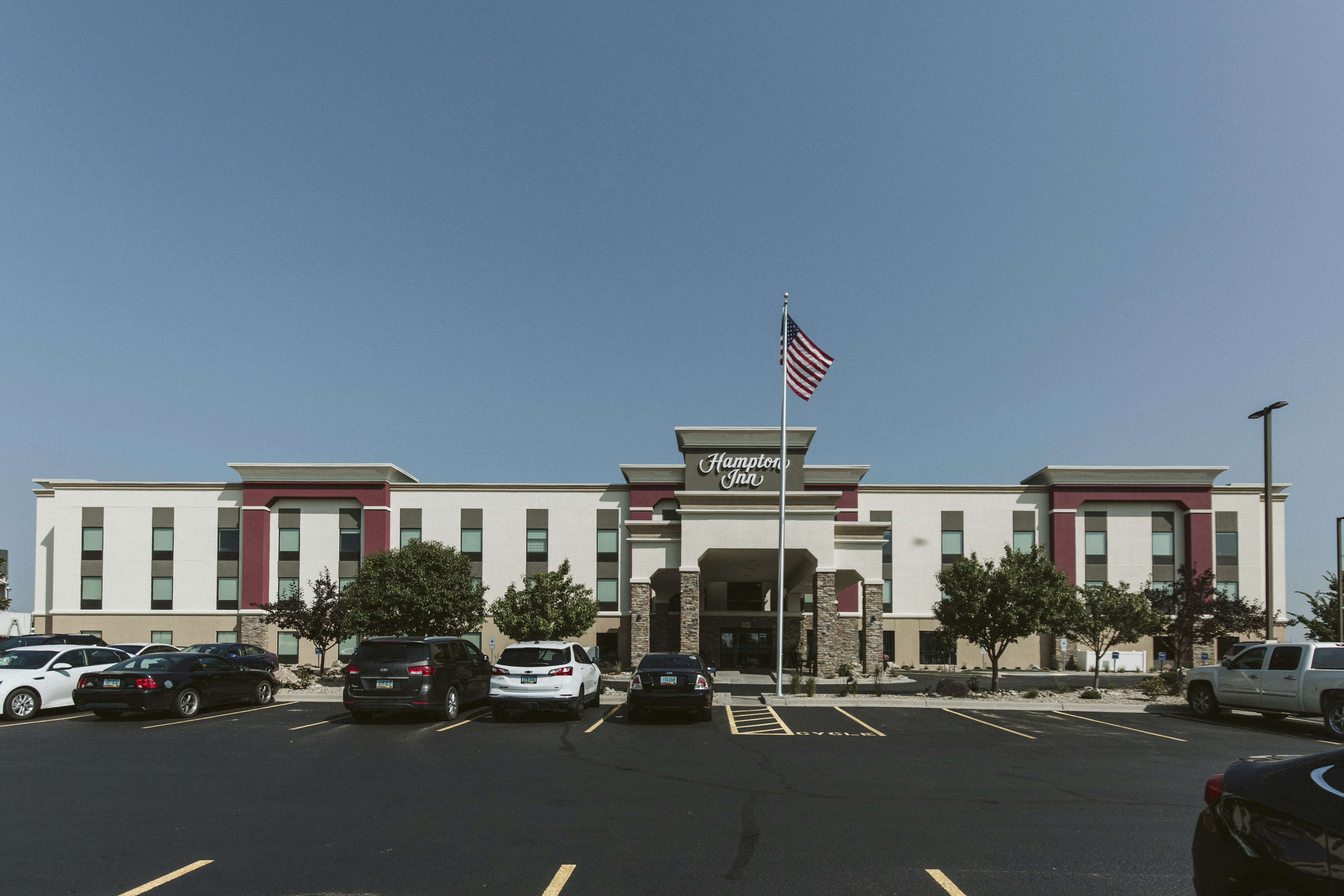 Hampton Inn Bismarck 64/78