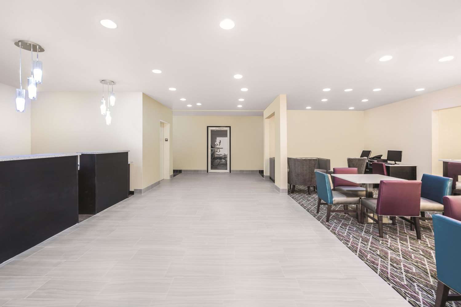 La Quinta Inn And Suites By Wyndham Rome 14/16