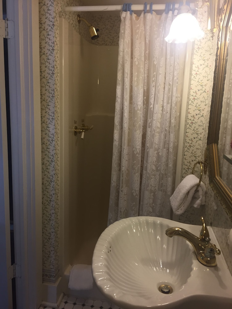 Woldert-Spence Manor 28/29