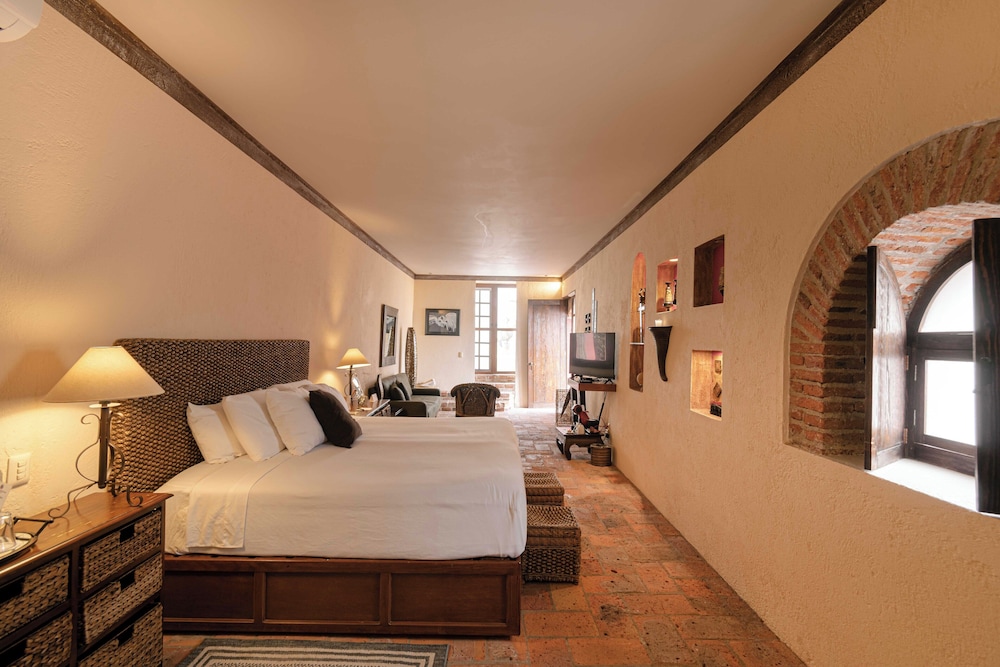 Master, Suite, 2 King Beds, Sofa