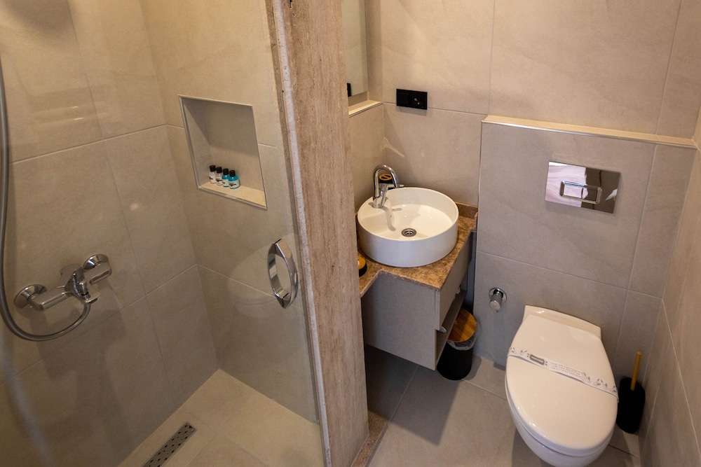 SINOP ANTIK OTEL 43/44