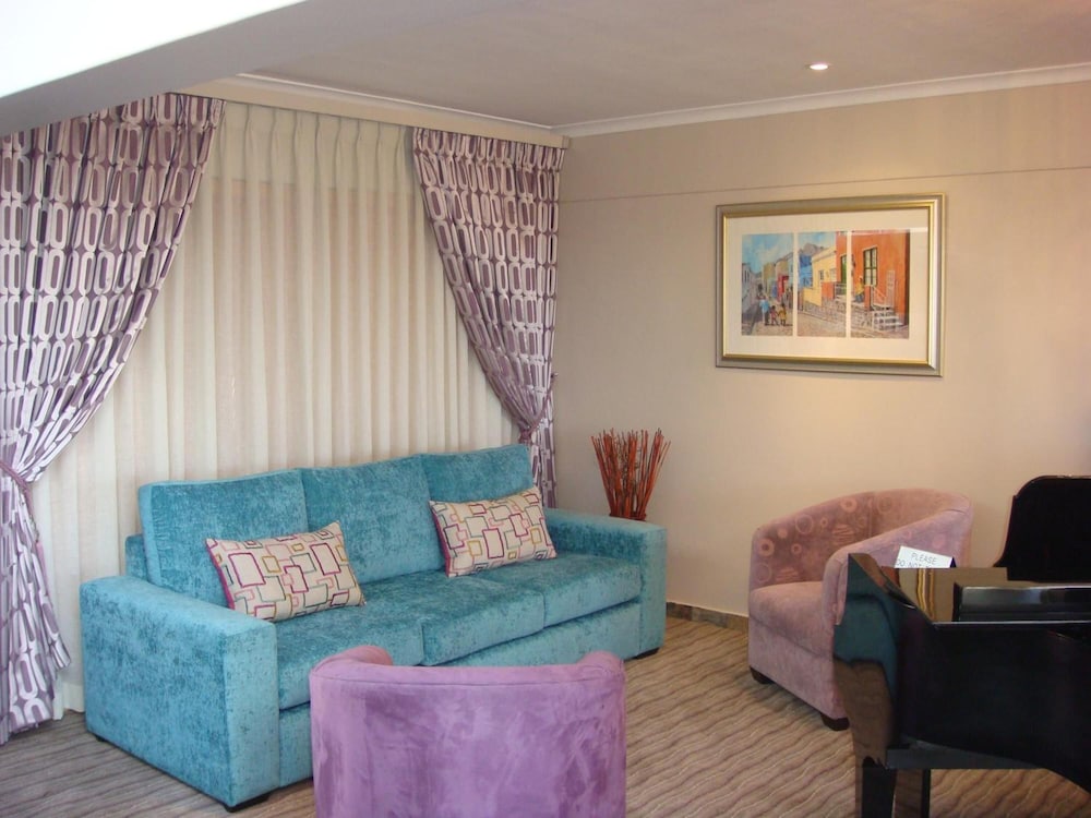 Signal Hill Lodge 31/65