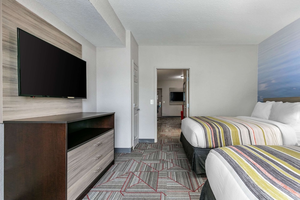 Clarion Pointe Columbus-Bradley Park 19/39