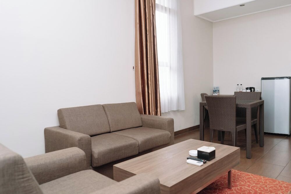 Anugrah Hotel 48/72
