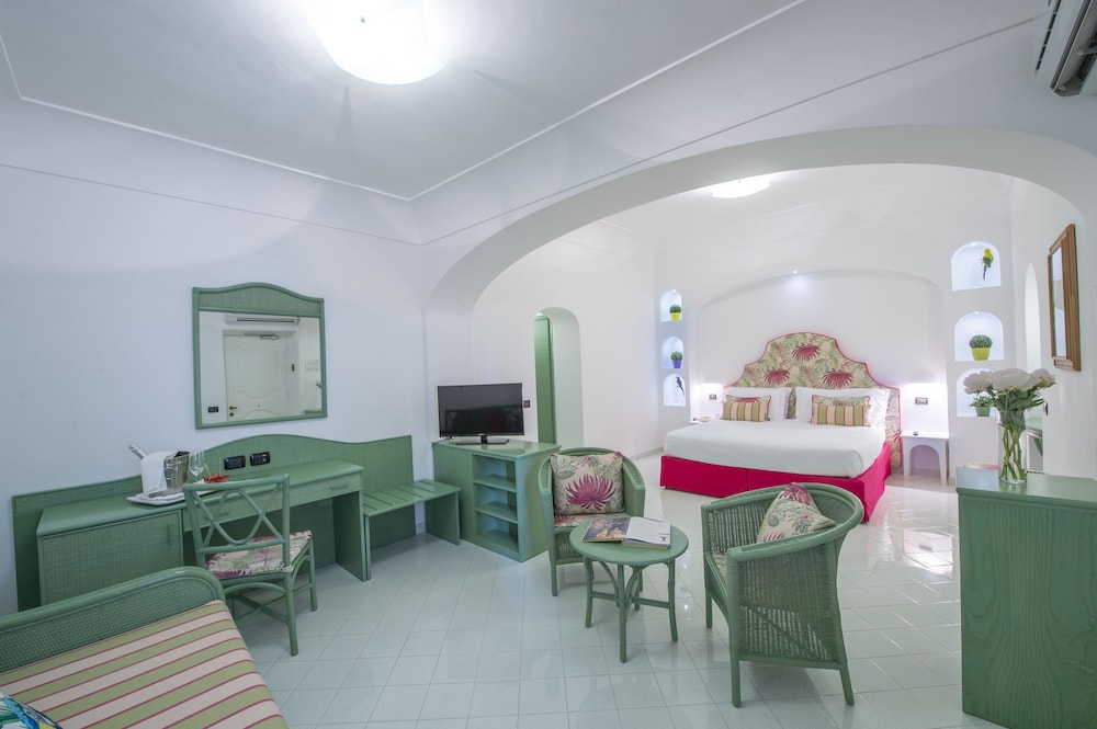 Hotel Tramonto d'Oro 61/71