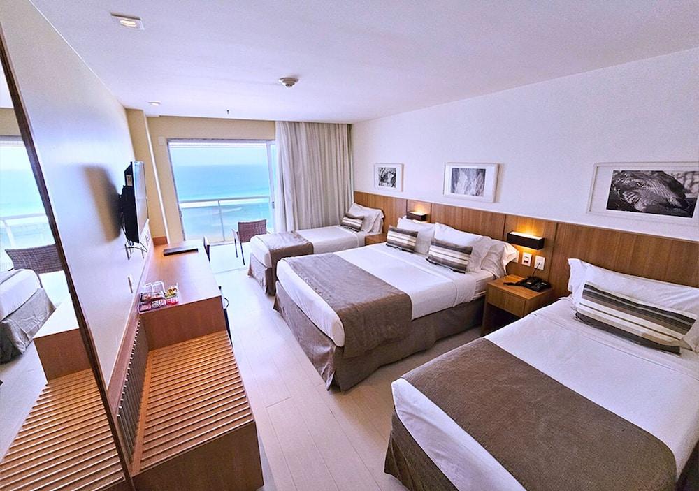 Superior, Partial Sea View, Bathtub