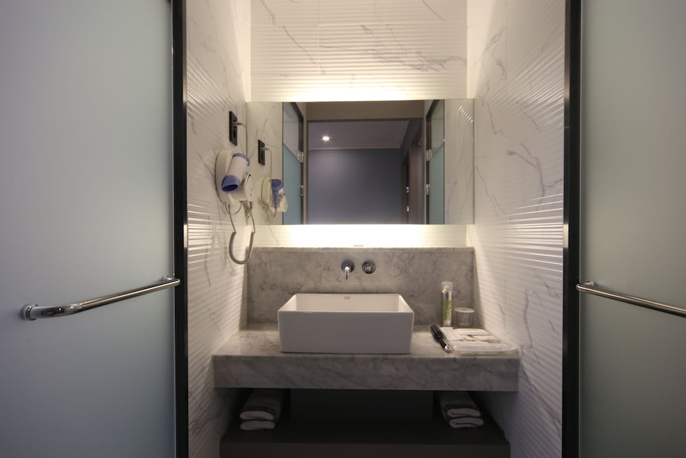 Bestie Hotel 32/33