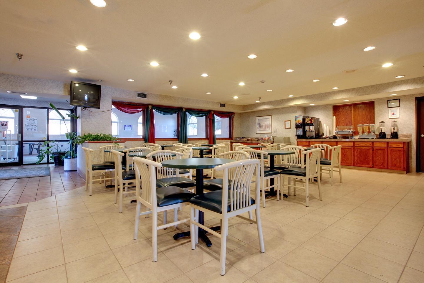 Americas Best Value Inn Suites St Charles St Louis 23/31