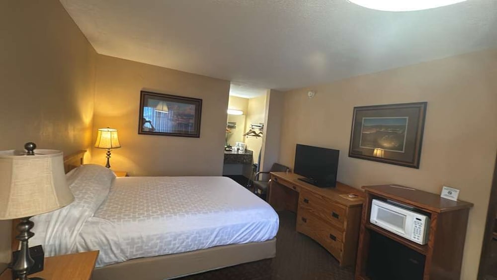 Sundowner Inn Forsyth I 94 27/62