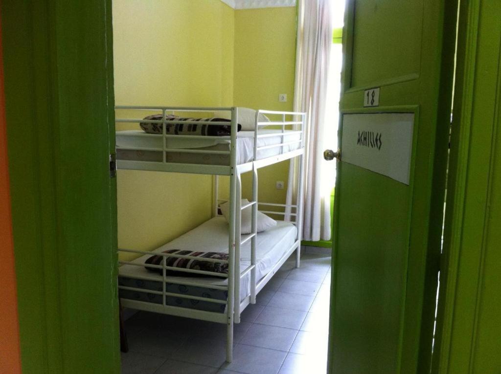 Zeus Hostel 26/39