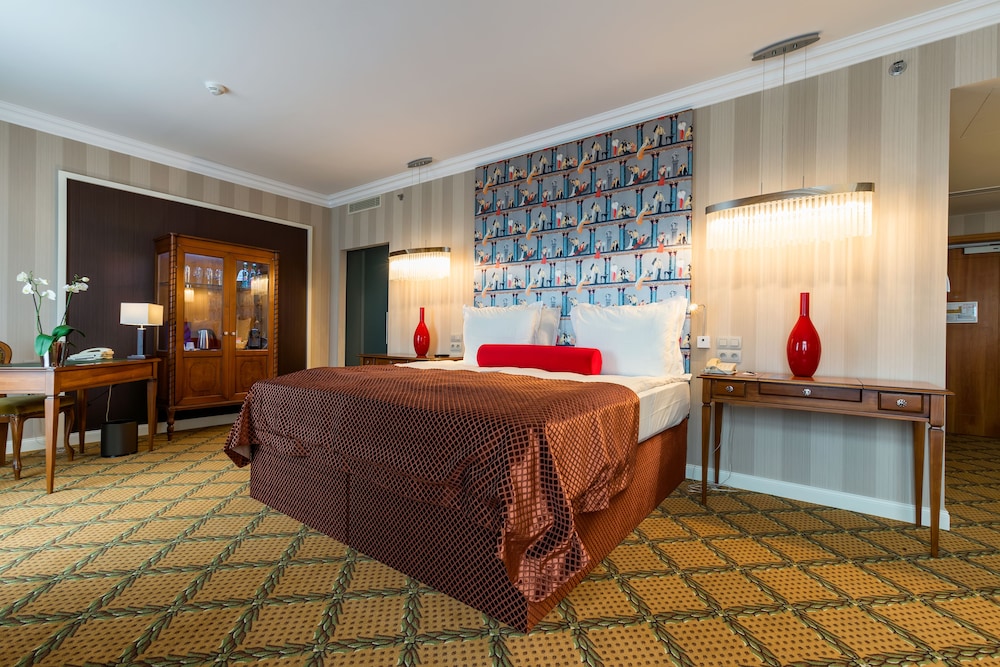 Radisson Blu Carlton 12/73
