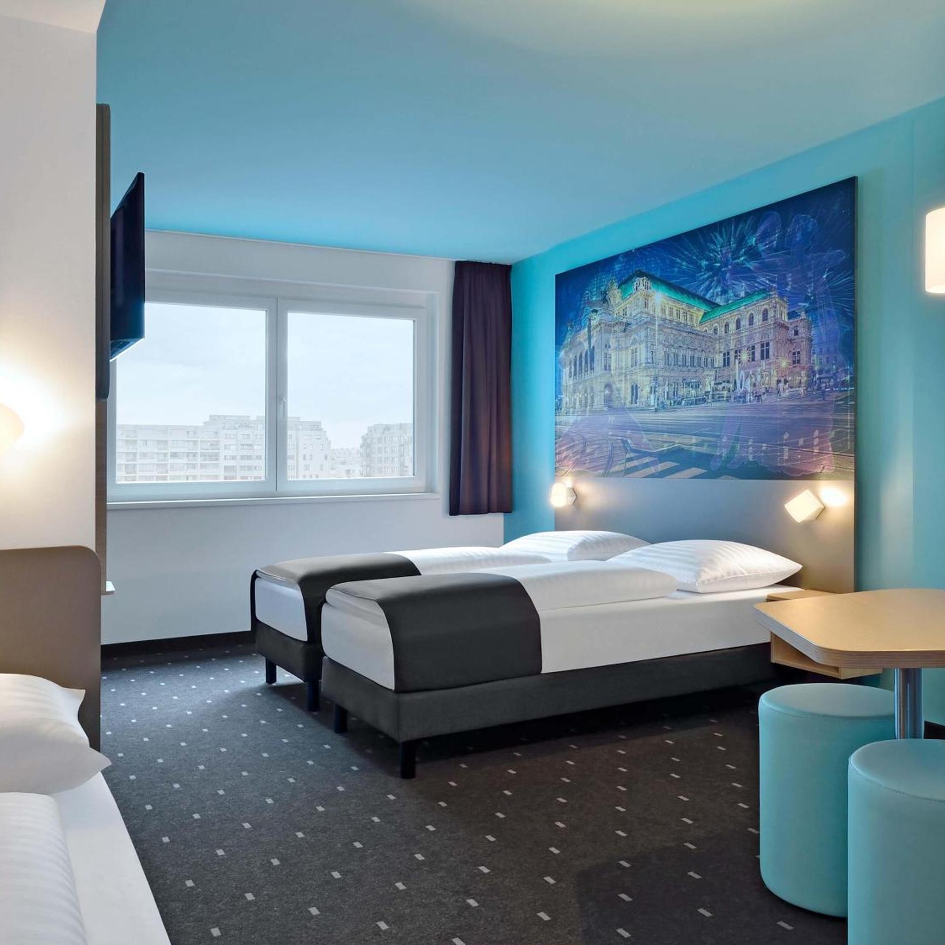 ROOM, TRIPLE