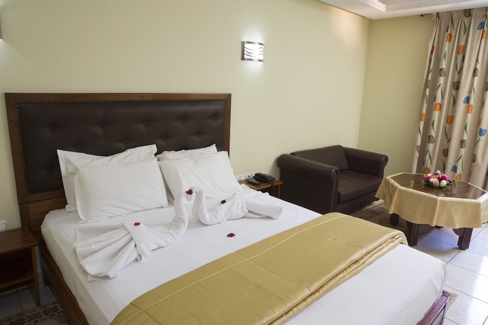 Gomassine Hotel 9/41