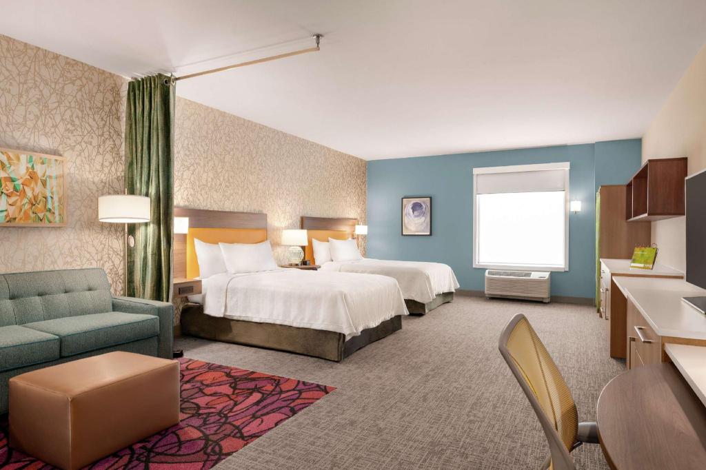 Studio, 2 Queen Beds, Sofa, Accessible