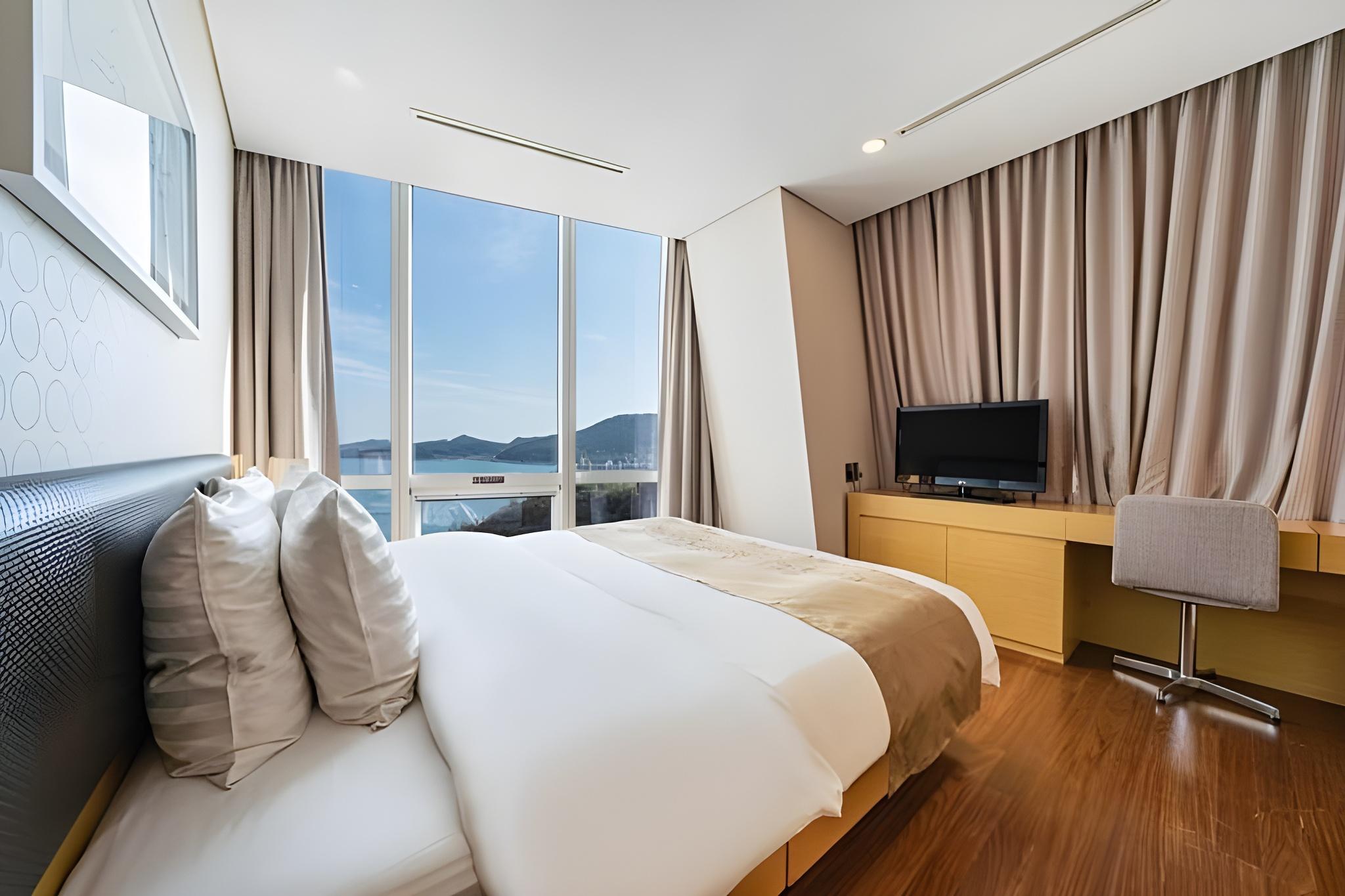Tower, Suite