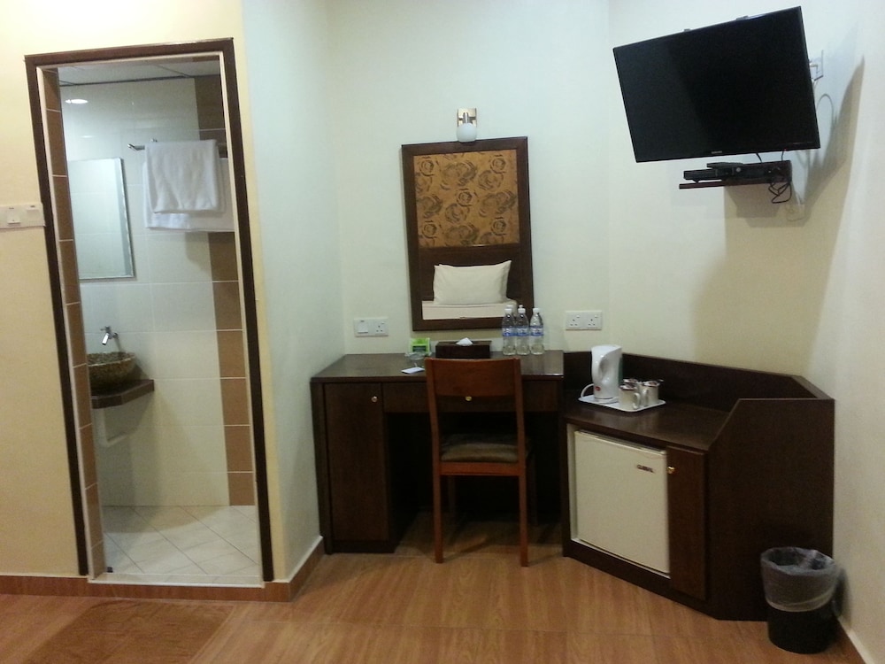 Goodhope Hotel Kelawei 52/71