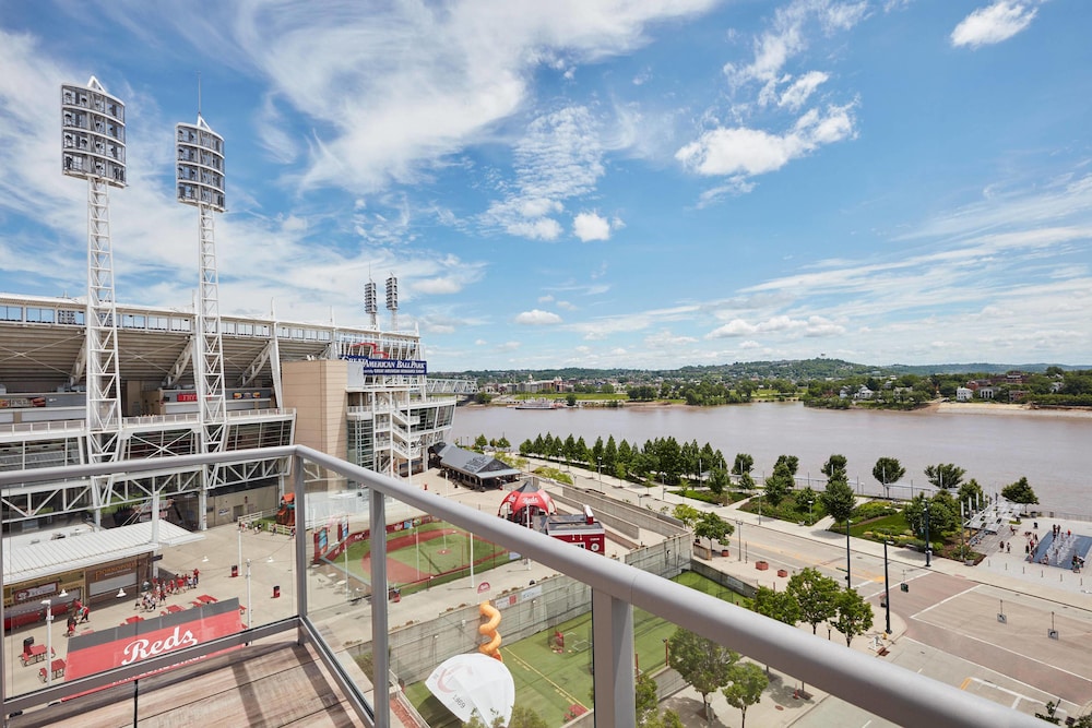AC HOTEL CINCINNATI AT THE BANKS 50/55