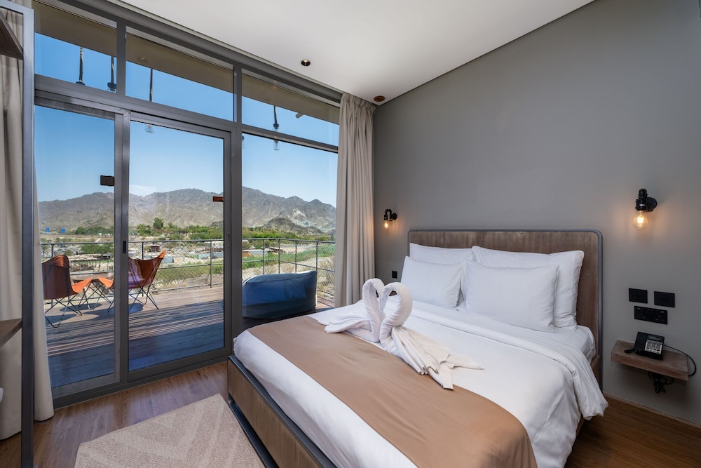 ADVENTURE, MOUNTAIN, LODGE