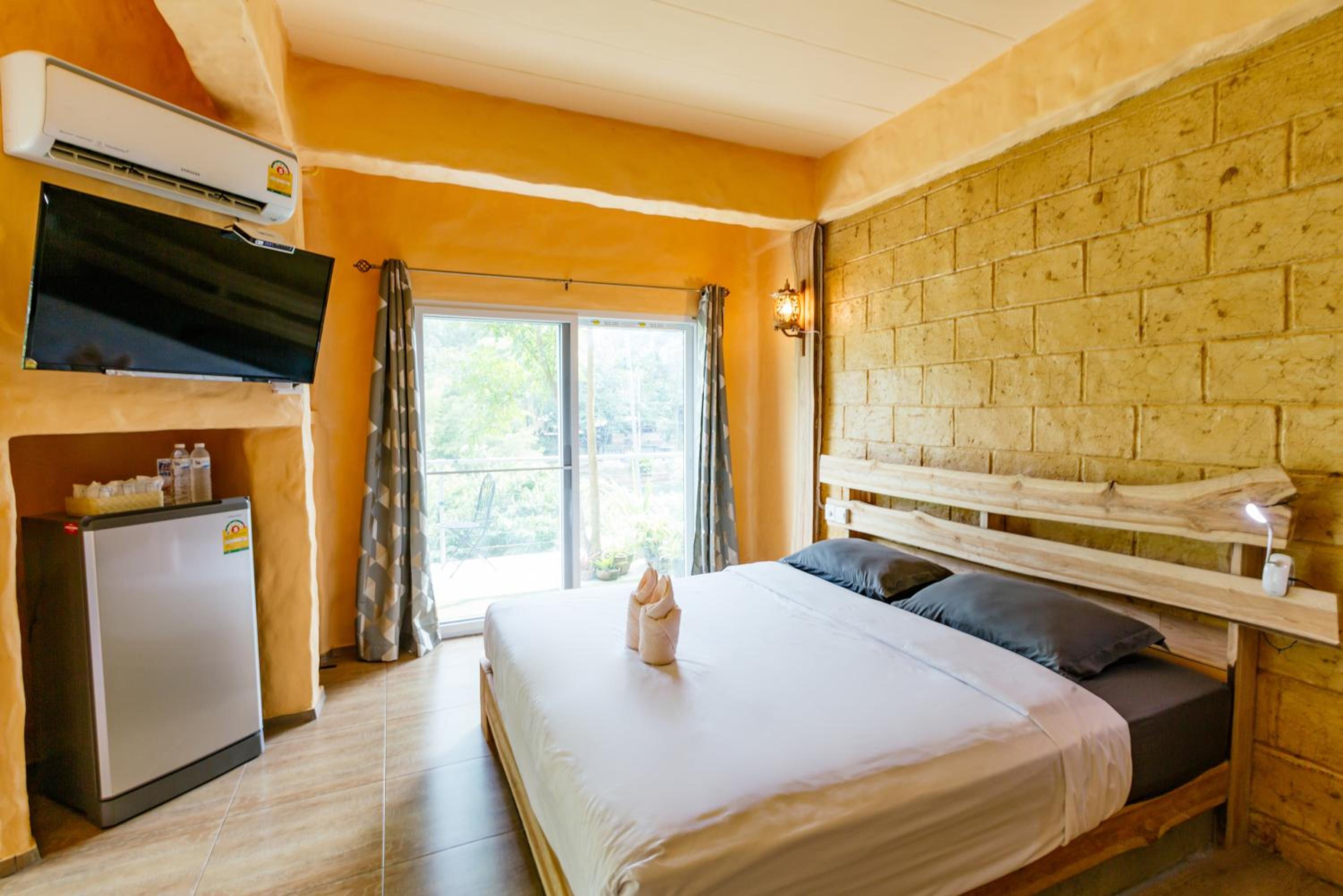 Room, Riverside