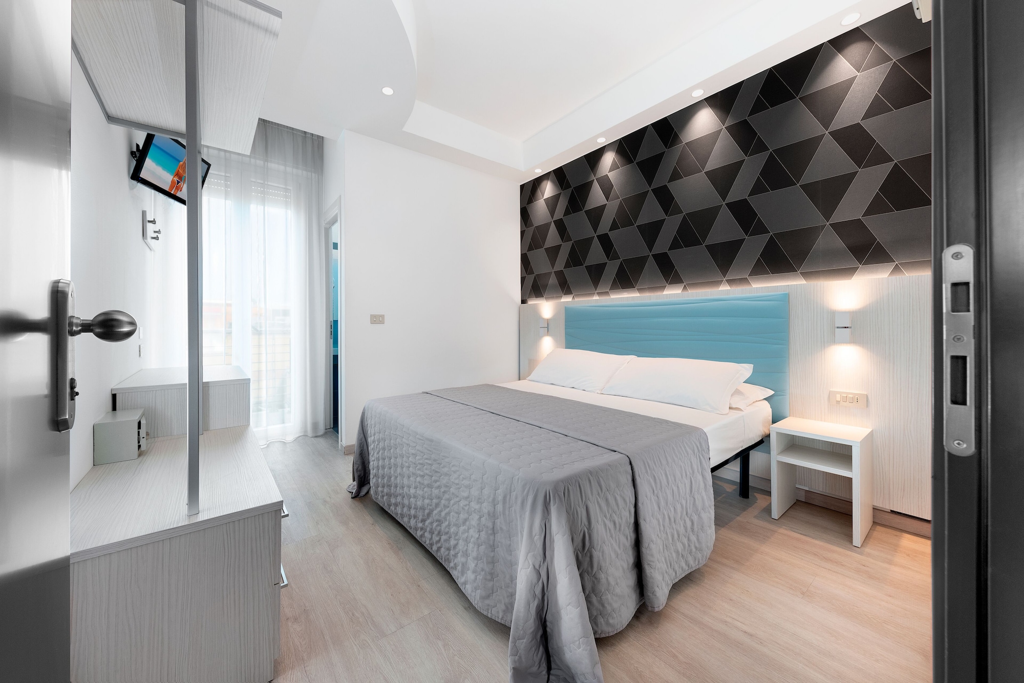 DESIGN, DOUBLE OR TWIN BED