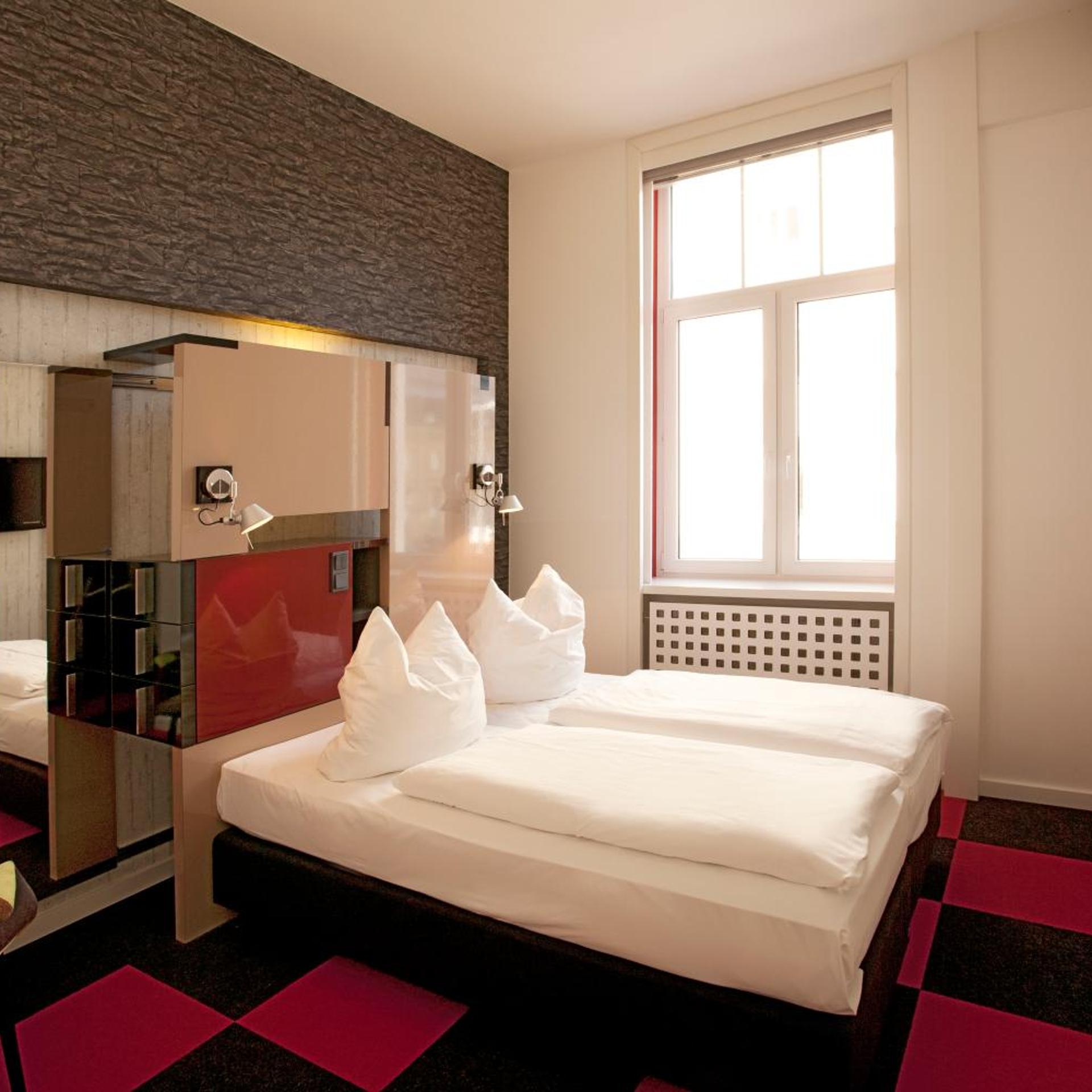 Hotel Cristall 16/57