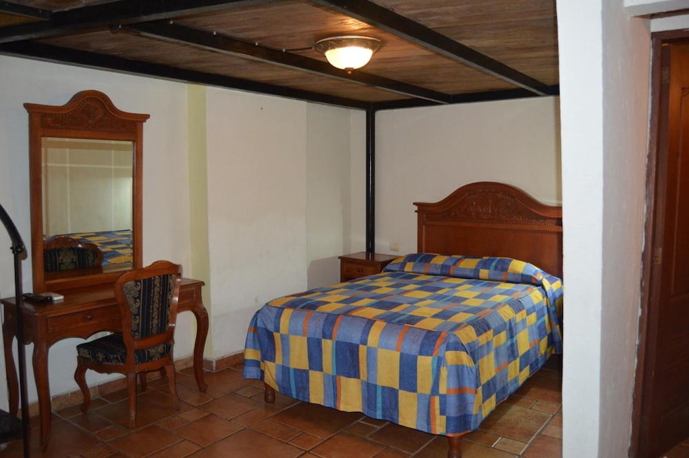 Hotel Meson del Mar 9/41