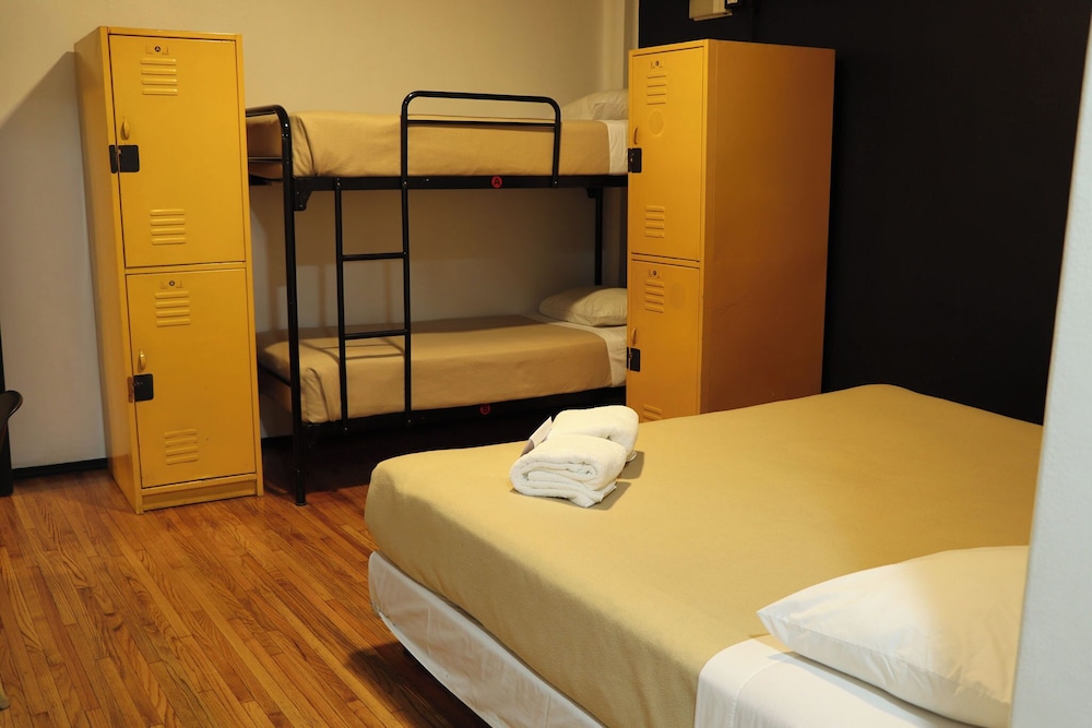 Hostel Mundo Joven Catedral 29/50