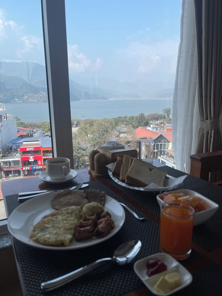 Pokhara Alpine & Springs 45/52