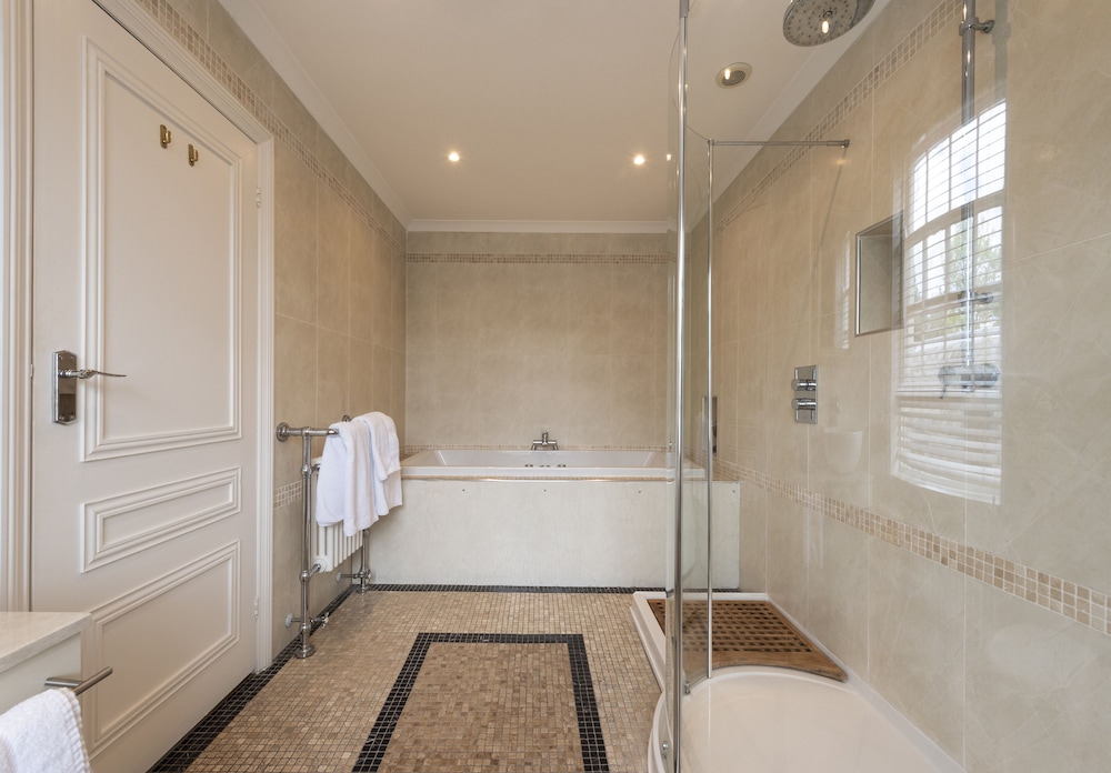 Statham Lodge Hotel 49/50