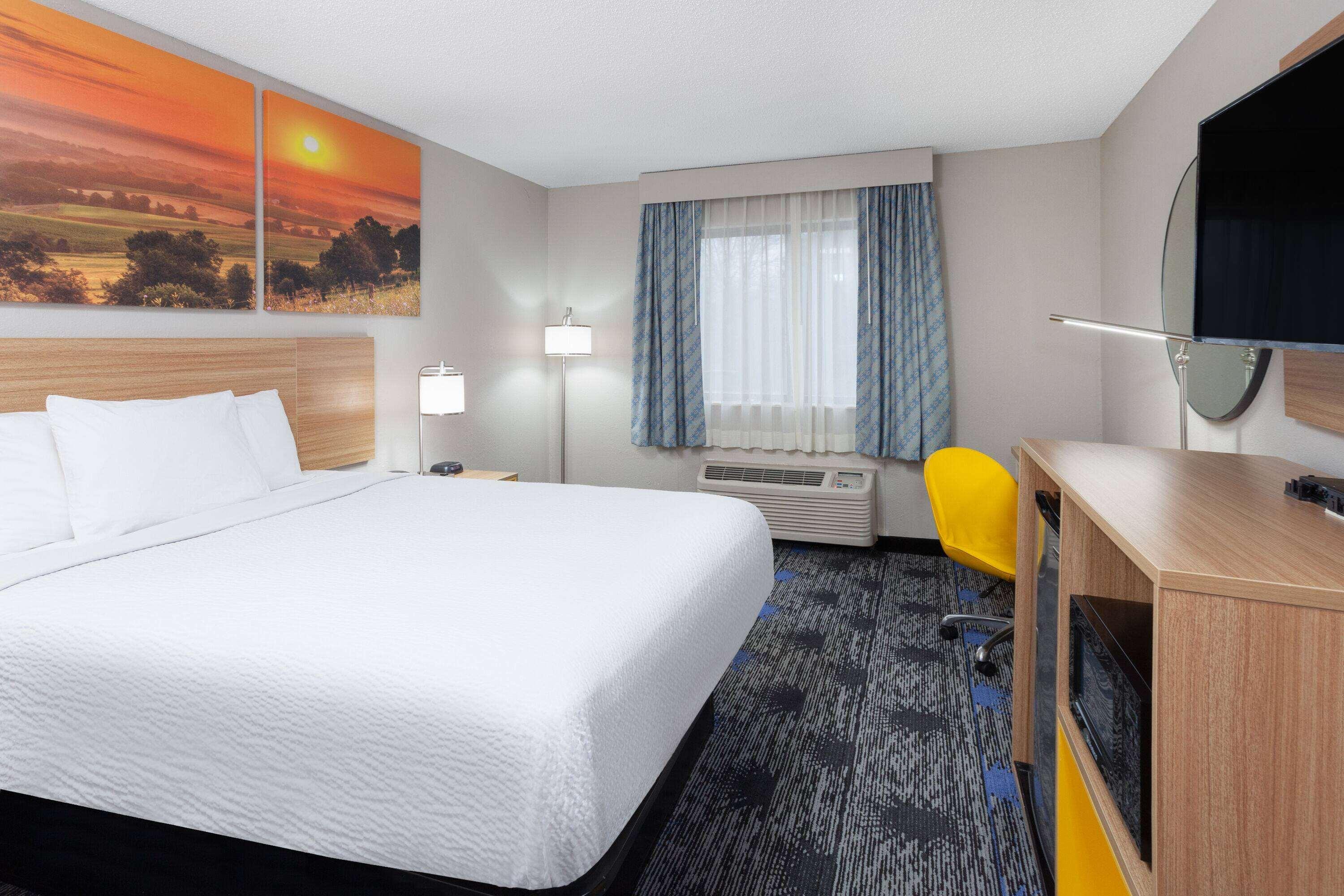 Room at Days Inn by Wyndham Wooster, WOOSTER - OH